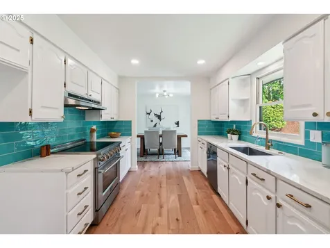2736 SW Sylvania Terrace Portland OR 97219