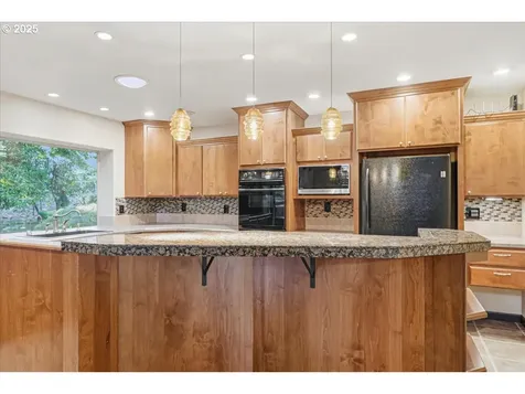 2201 NW 128th Street Vancouver WA 98685