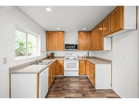3059 W 15th Avenue Eugene OR 97402