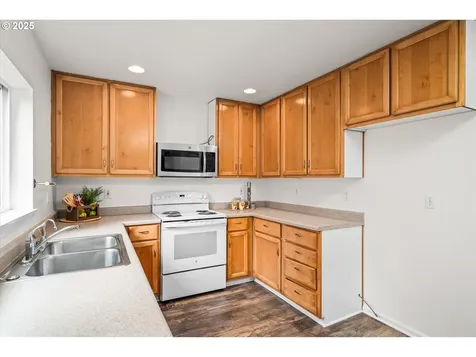 3059 W 15th Avenue Eugene OR 97402