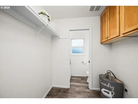 3059 W 15th Avenue Eugene OR 97402