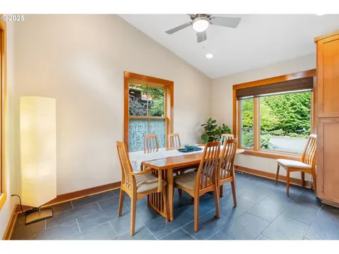 909 Nina Lane Hood River OR 97031