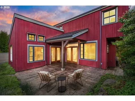909 Nina Lane Hood River OR 97031
