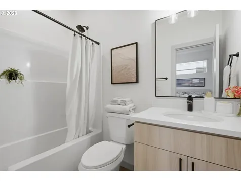 7033 SE 60th Avenue Portland OR 97206