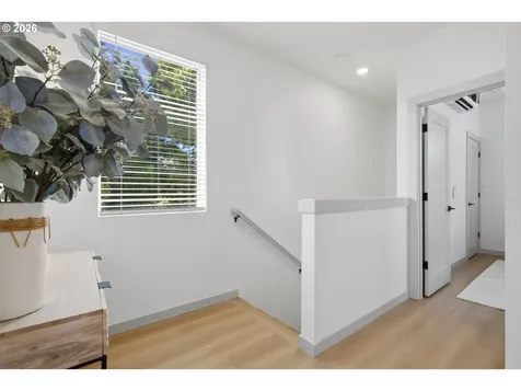 7033 SE 60th Avenue Portland OR 97206