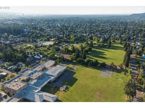 7033 SE 60th Avenue Portland OR 97206