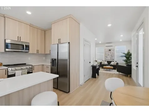 7033 SE 60th Avenue Portland OR 97206