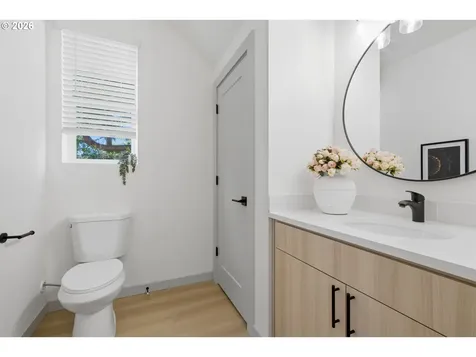 7033 SE 60th Avenue Portland OR 97206