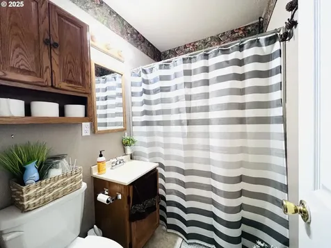 1065 Greenley Street Roseburg OR 97471