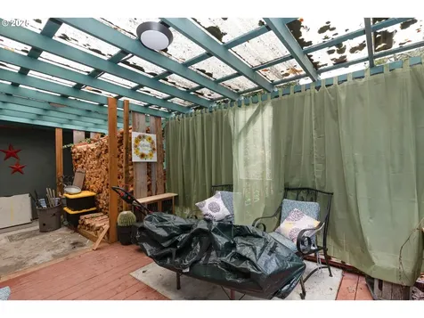 1065 Greenley Street Roseburg OR 97471