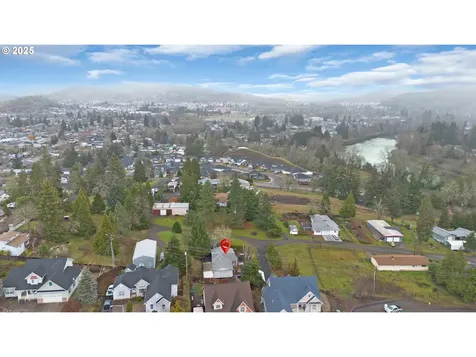 1065 Greenley Street Roseburg OR 97471