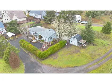 1065 Greenley Street Roseburg OR 97471