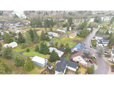 1065 Greenley Street Roseburg OR 97471
