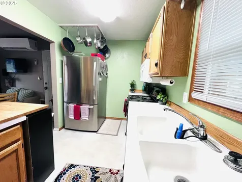 1065 Greenley Street Roseburg OR 97471