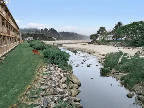 48988 Us Highway 101 Neskowin OR 97149