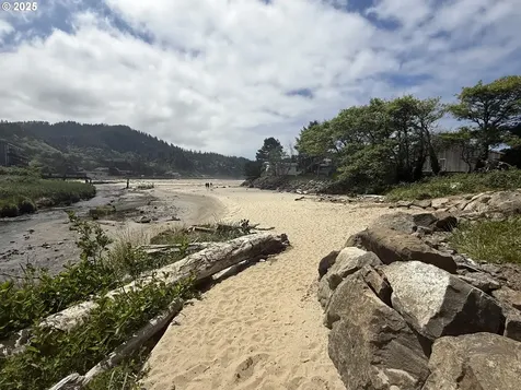 48988 Us Highway 101 Neskowin OR 97149
