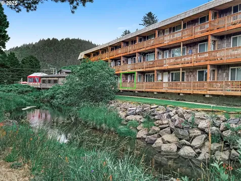 48988 Us Highway 101 Neskowin OR 97149