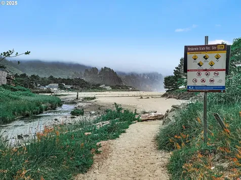 48988 Us Highway 101 Neskowin OR 97149
