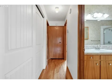 1720 Jansen Way Woodburn OR 97071