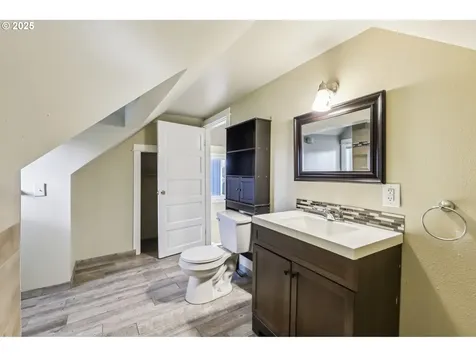 8511 NE Brazee Street Portland OR 97220