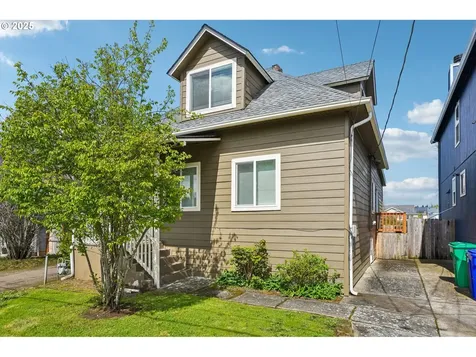 8511 NE Brazee Street Portland OR 97220
