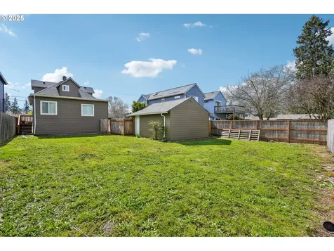 8511 NE Brazee Street Portland OR 97220