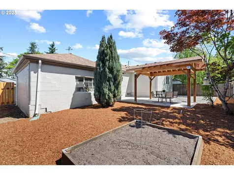 5020 SE Bush Street Portland OR 97206