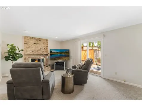 8740 SW Bomar Court Portland OR 97223