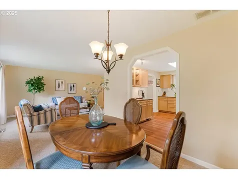 8740 SW Bomar Court Portland OR 97223
