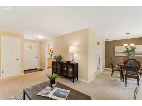 8740 SW Bomar Court Portland OR 97223