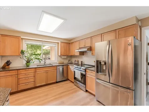 8740 SW Bomar Court Portland OR 97223