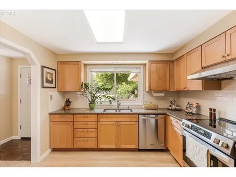 8740 SW Bomar Court Portland OR 97223