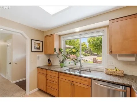 8740 SW Bomar Court Portland OR 97223