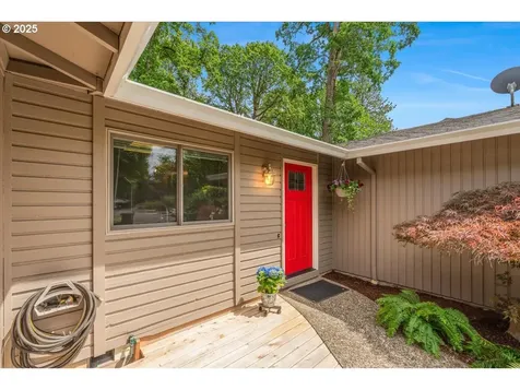 8740 SW Bomar Court Portland OR 97223