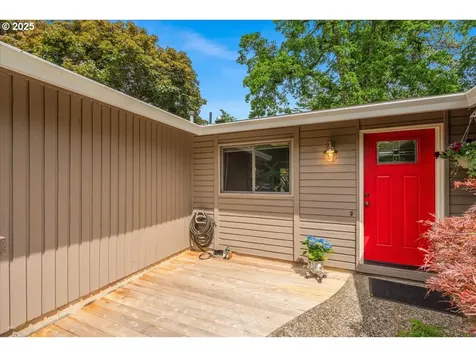 8740 SW Bomar Court Portland OR 97223