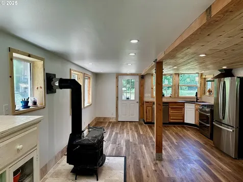 1433 E Canal Creek Road Waldport OR 97394