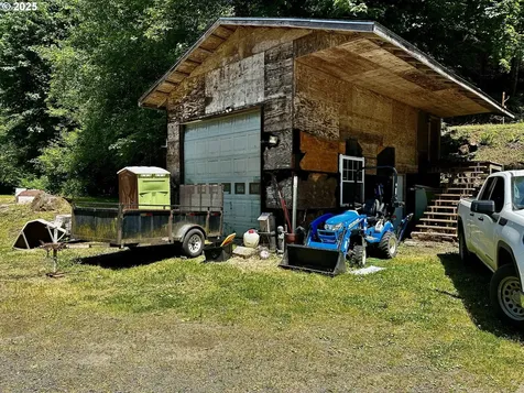 1433 E Canal Creek Road Waldport OR 97394