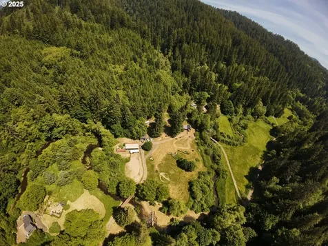 1433 E Canal Creek Road Waldport OR 97394