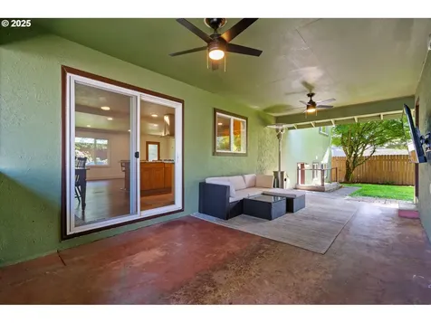 1823 NE Garfield Street Camas WA 98607