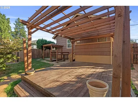 1805 NE Emerson Street Portland OR 97211