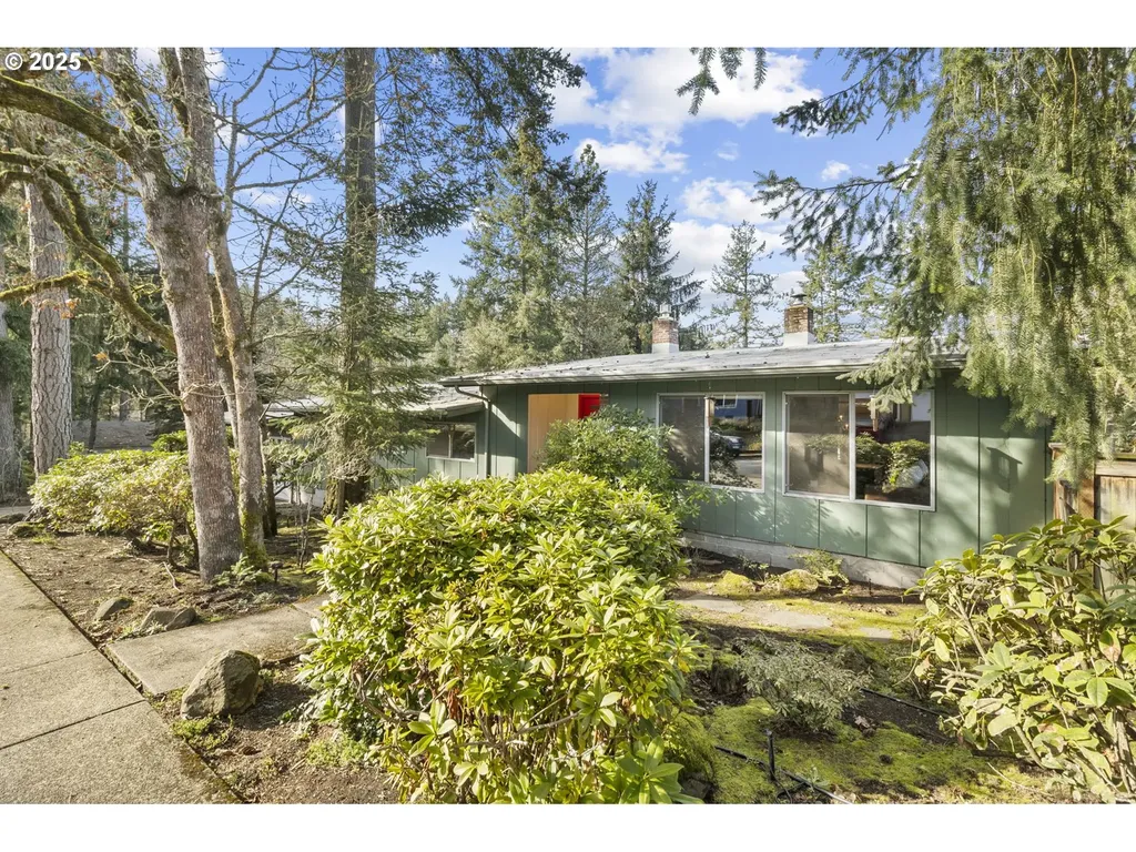 75 W 35th Avenue Eugene OR 97405