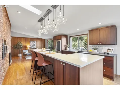 75 W 35th Avenue Eugene OR 97405