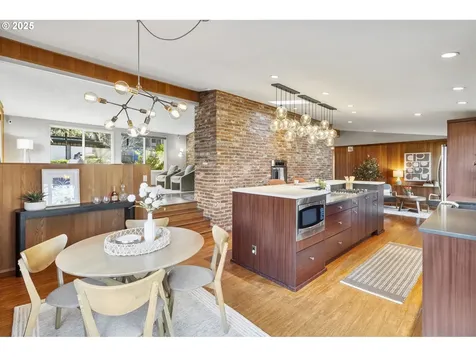 75 W 35th Avenue Eugene OR 97405