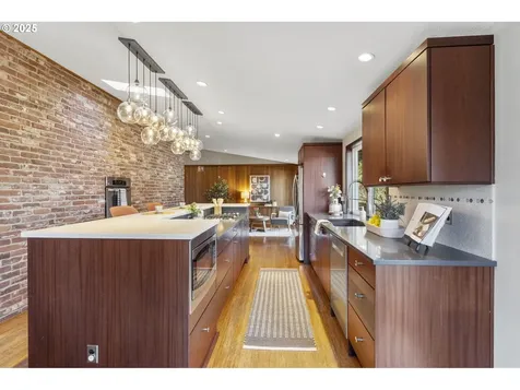 75 W 35th Avenue Eugene OR 97405