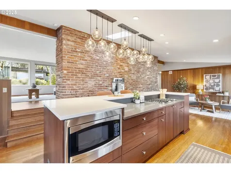 75 W 35th Avenue Eugene OR 97405