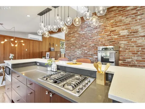 75 W 35th Avenue Eugene OR 97405