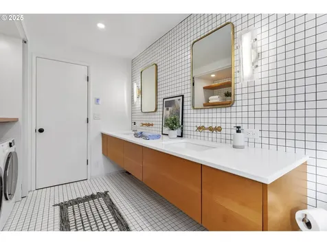 75 W 35th Avenue Eugene OR 97405