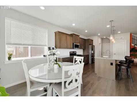 2718 NW Meadows Drive Mcminnville OR 97128