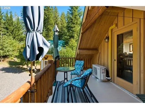 282 Edgewater Drive Carson WA 98610