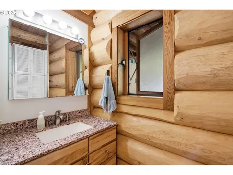 282 Edgewater Drive Carson WA 98610